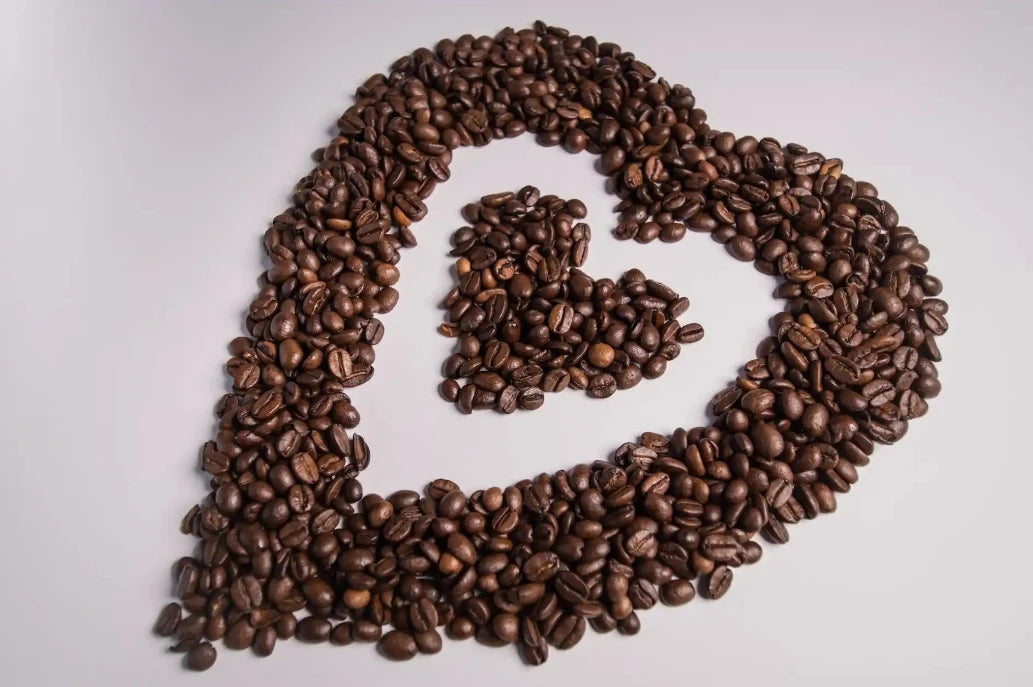 Nespresso kompatible Kapseln - heart made of coffee beans - My-Coffee-Cup.at